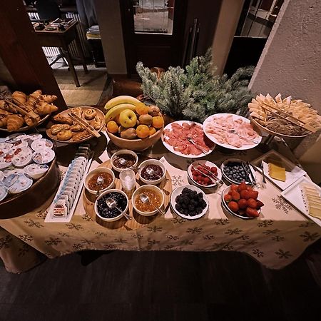 Le Samovar Guest House Breuil-Cervinia Dış mekan fotoğraf